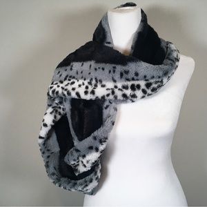 Laon Faux Fur Infinty Scarf Animal Print Super Soft Warm Cozy Black White Gray